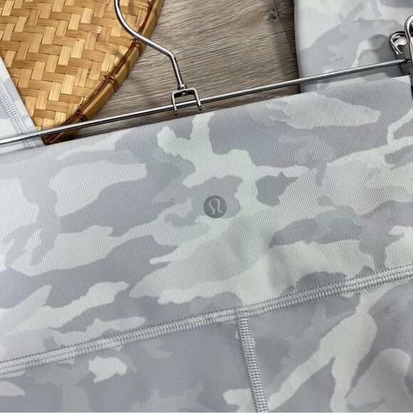 Lululemon‎ Wunder under leggings high Rise incognito camo - Picture 6 of 9